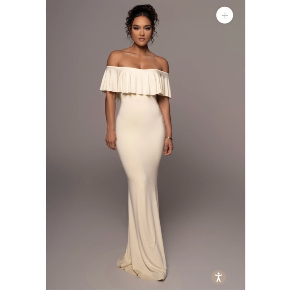 NWT JluxLabel Estelle Buttercream Ruffled Off Shoulder Maxi Dress S